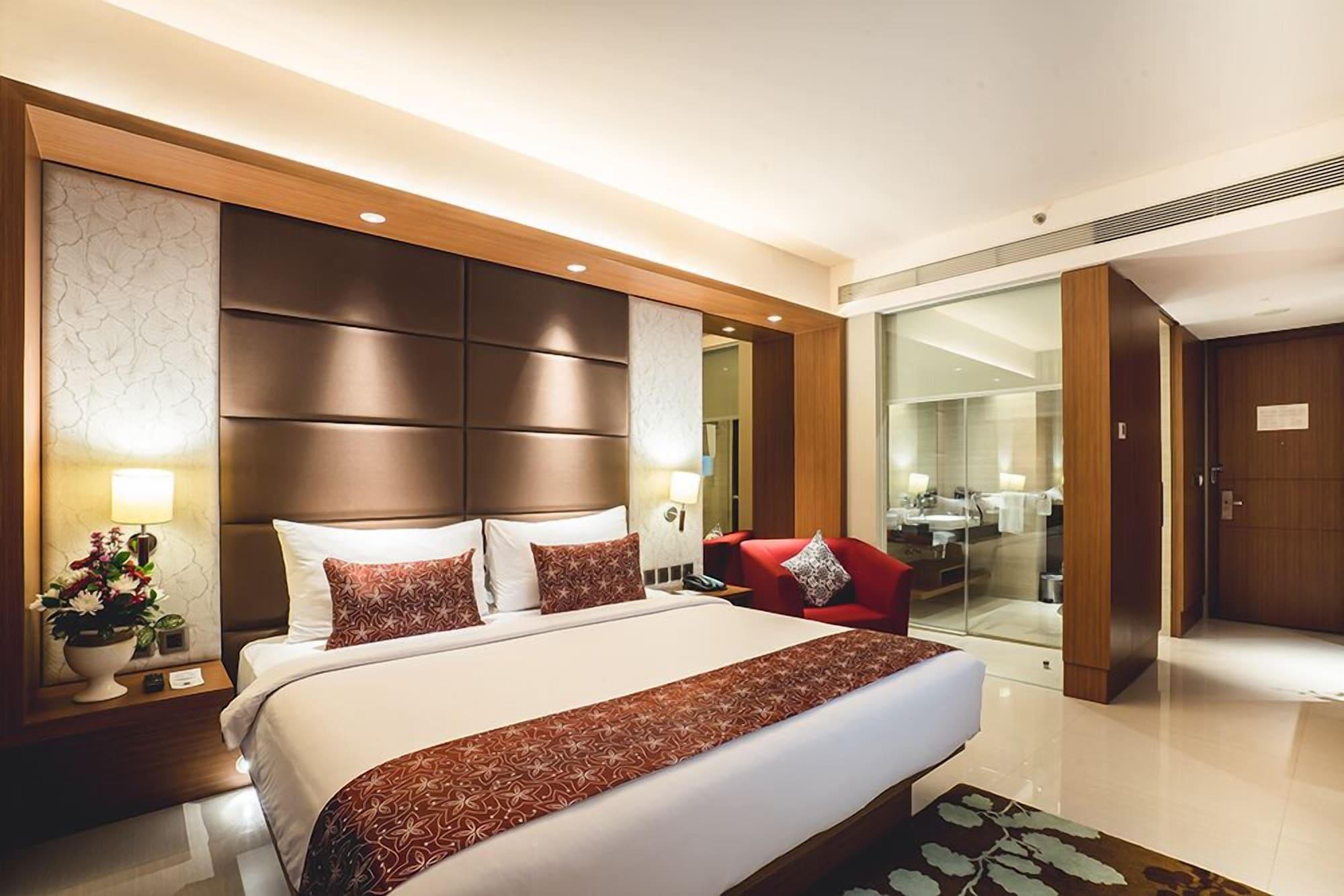 The Margo Hotel Depok Exterior photo