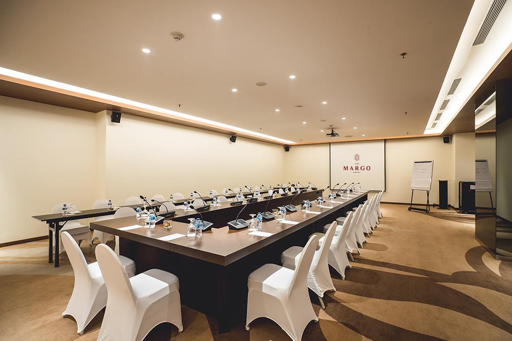 The Margo Hotel Depok Exterior photo