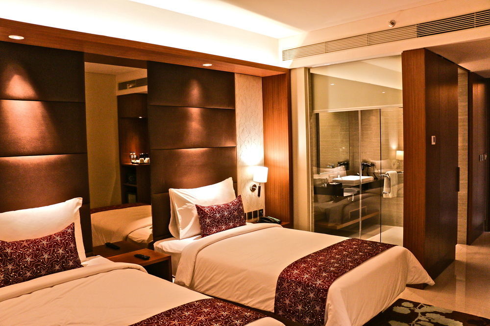The Margo Hotel Depok Exterior photo