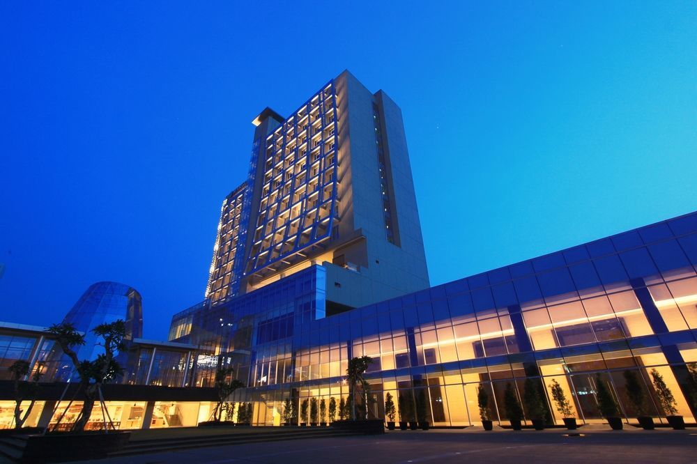 The Margo Hotel Depok Exterior photo